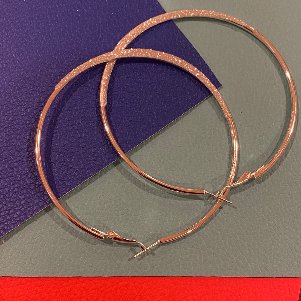 Elegant Gold Hoop Earrings